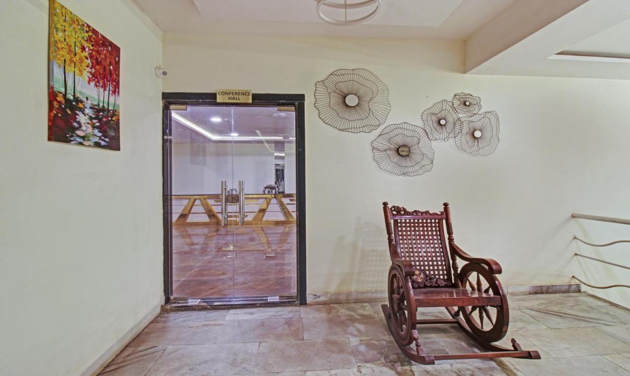 Treebo The Boss Hotel Raipur  Exterior photo
