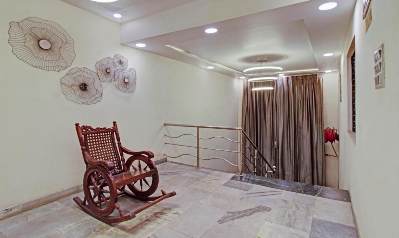 Treebo The Boss Hotel Raipur  Exterior photo